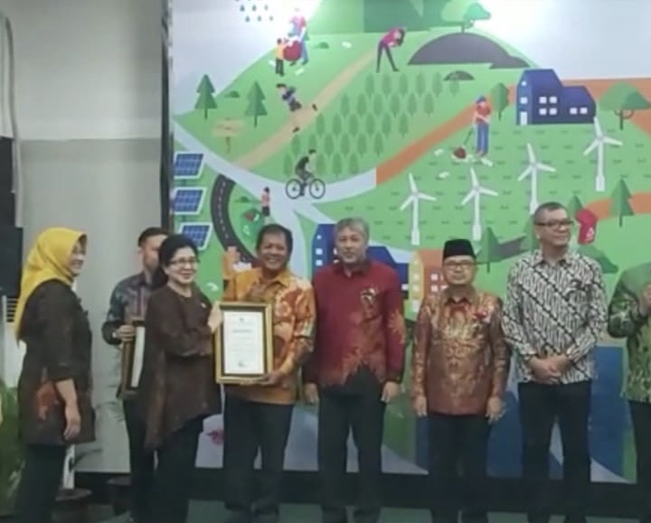 4cd40e46-ecd0-4a67-aaed-a69d4b1d3c77-1