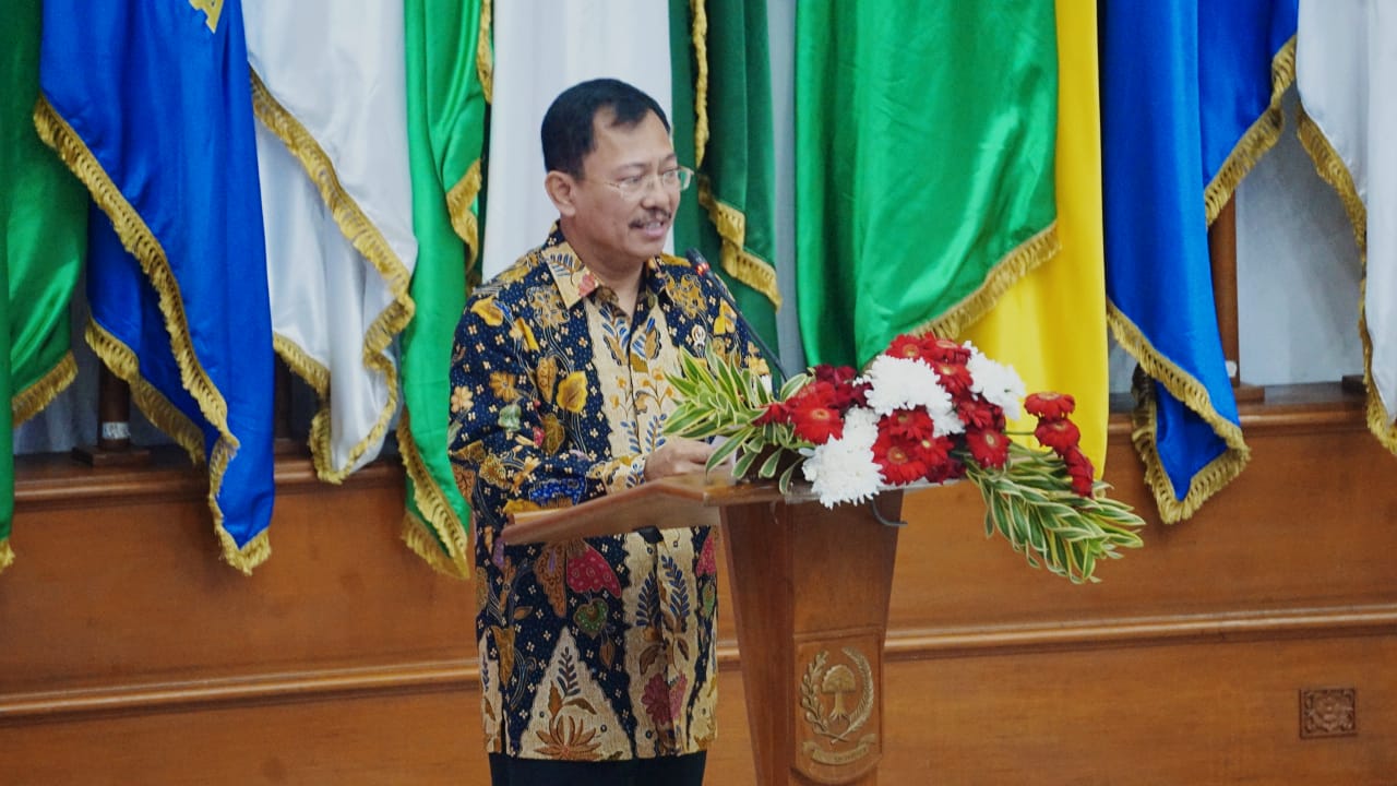 CDFB36E6-D4DA-4469-B45A-7BE05B31FACB